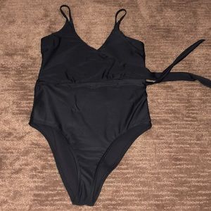 Olivia + Ocean maternity friendly black swimsuit Size L